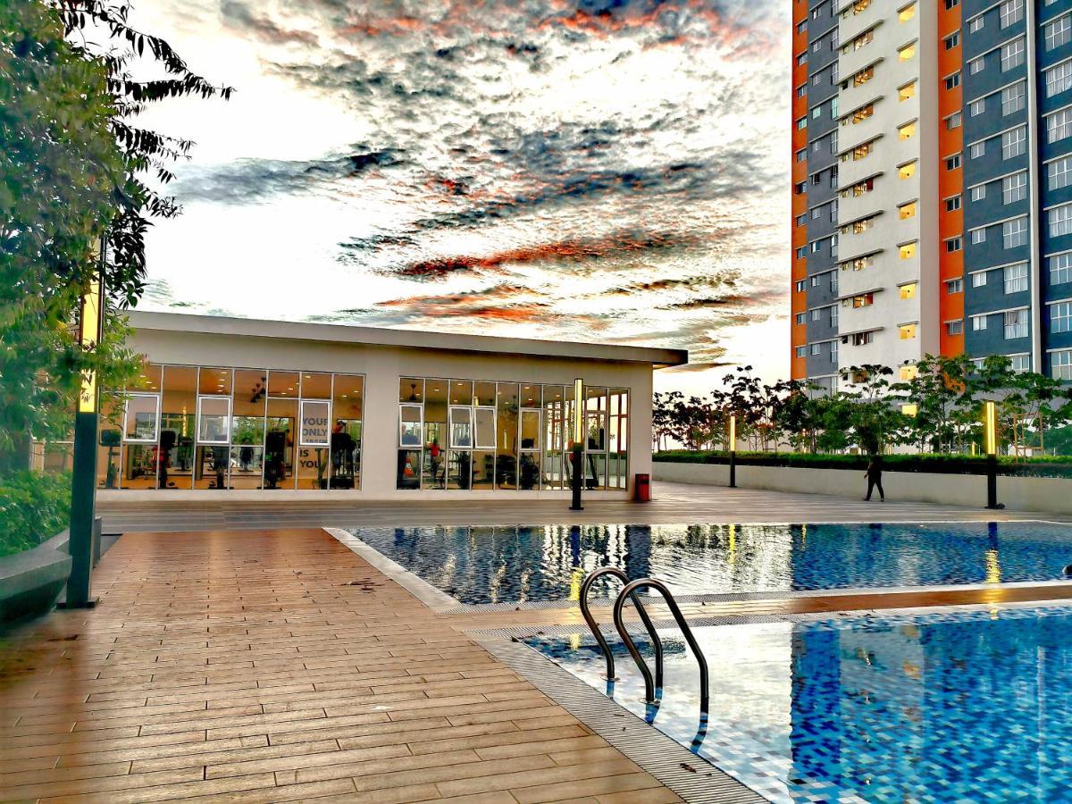Alanis Residence 7 Pax @ Sepang Klia Kota Warisan Екстер'єр фото